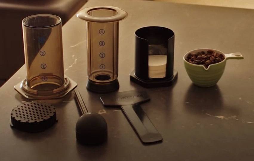 Coffee-with-Aeropress-method Coffee making with aero press method