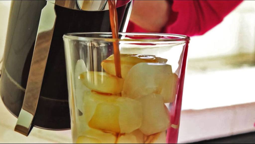 Preparing cold brew coffee